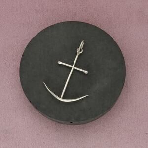 sterling silver vintage nautical anchor pendant